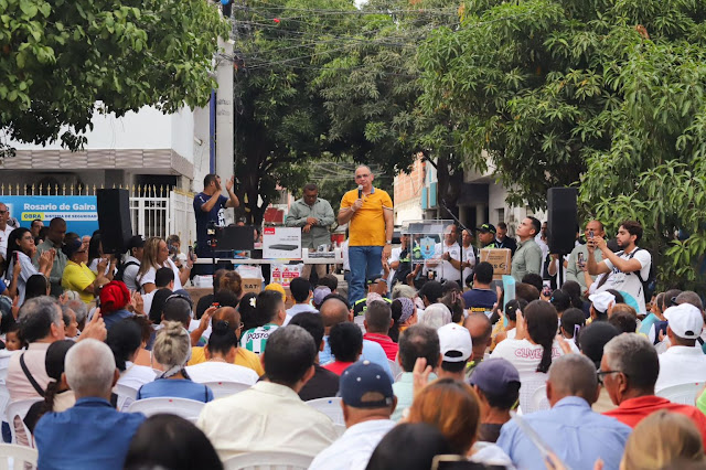 Alcalde Carlos Pinedo entregó cámaras de seguridad e inició nuevas obras viales en Gaira Alcalde Carlos Pinedo entregó cámaras de seguridad e inició nuevas obras viales en Gaira