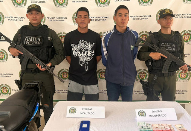 Capturan a dos presuntos integrantes de ‘Los Pachencas’ cuando recibían dinero producto de una extorsión en Zona Bananera Capturan a dos presuntos integrantes de ‘Los Pachencas’ cuando recibían dinero producto de una extorsión en Zona Bananera